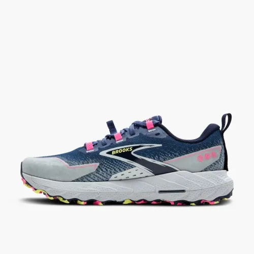 Brooks Cascadia 18 Oceana / Pearl Blue / Pink  Adventure on the agenda? Lace up the women's Cascadia 18 mountain trail-running s