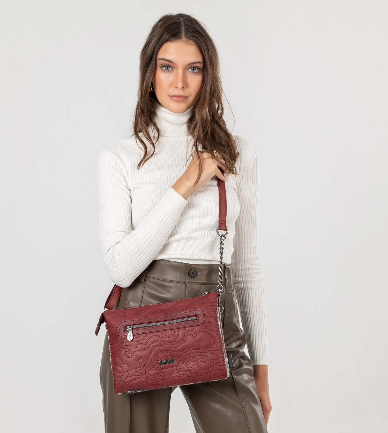 City Art double compartment crossbody bag