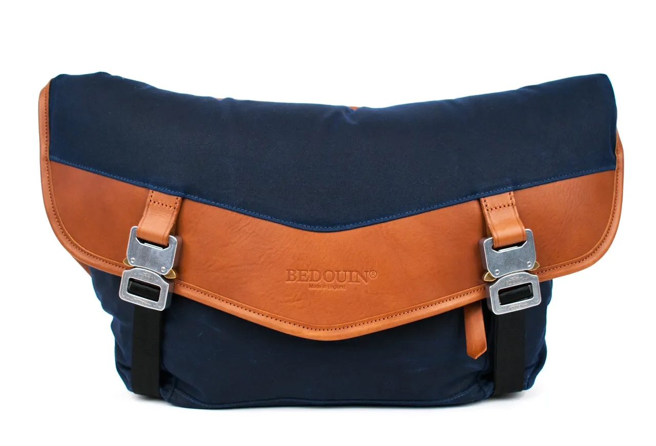 Genghis Medium Messenger Bag (Made in England )