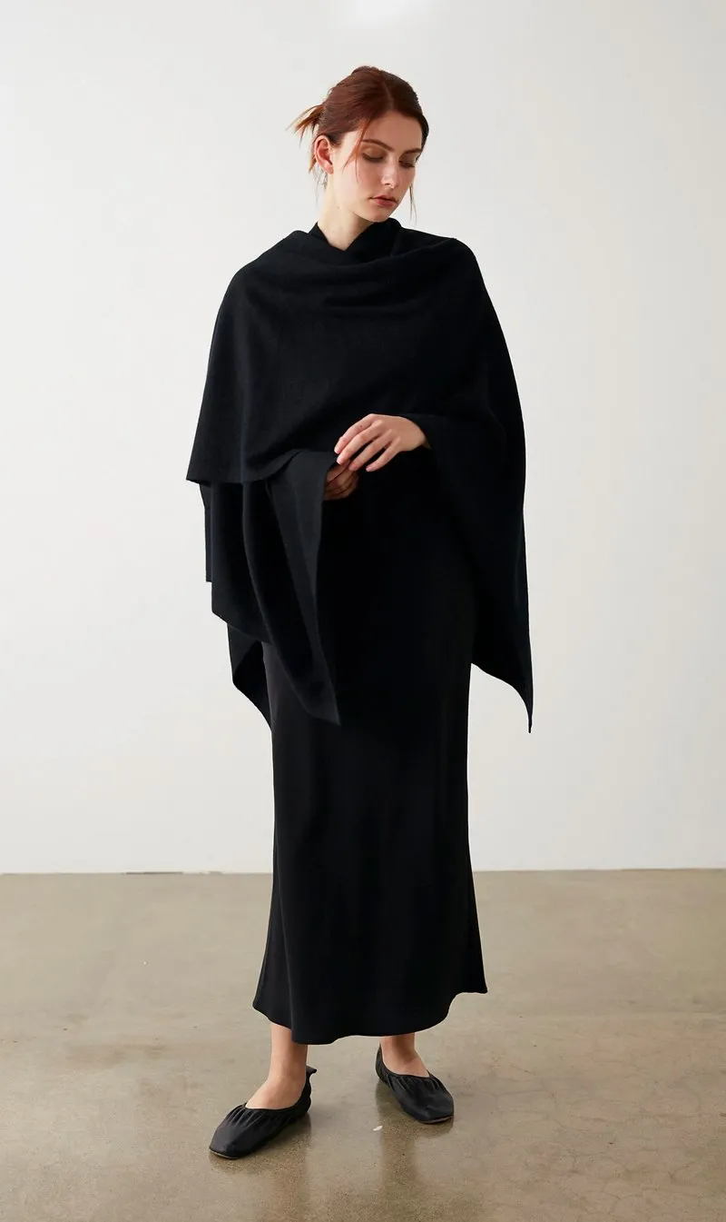  Marle      Exclusive Matilda Poncho - Black 